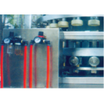 Máquina de llenado automática de latas de cerveza Las bebidas carbonatadas pueden llenar la máquina de sellado